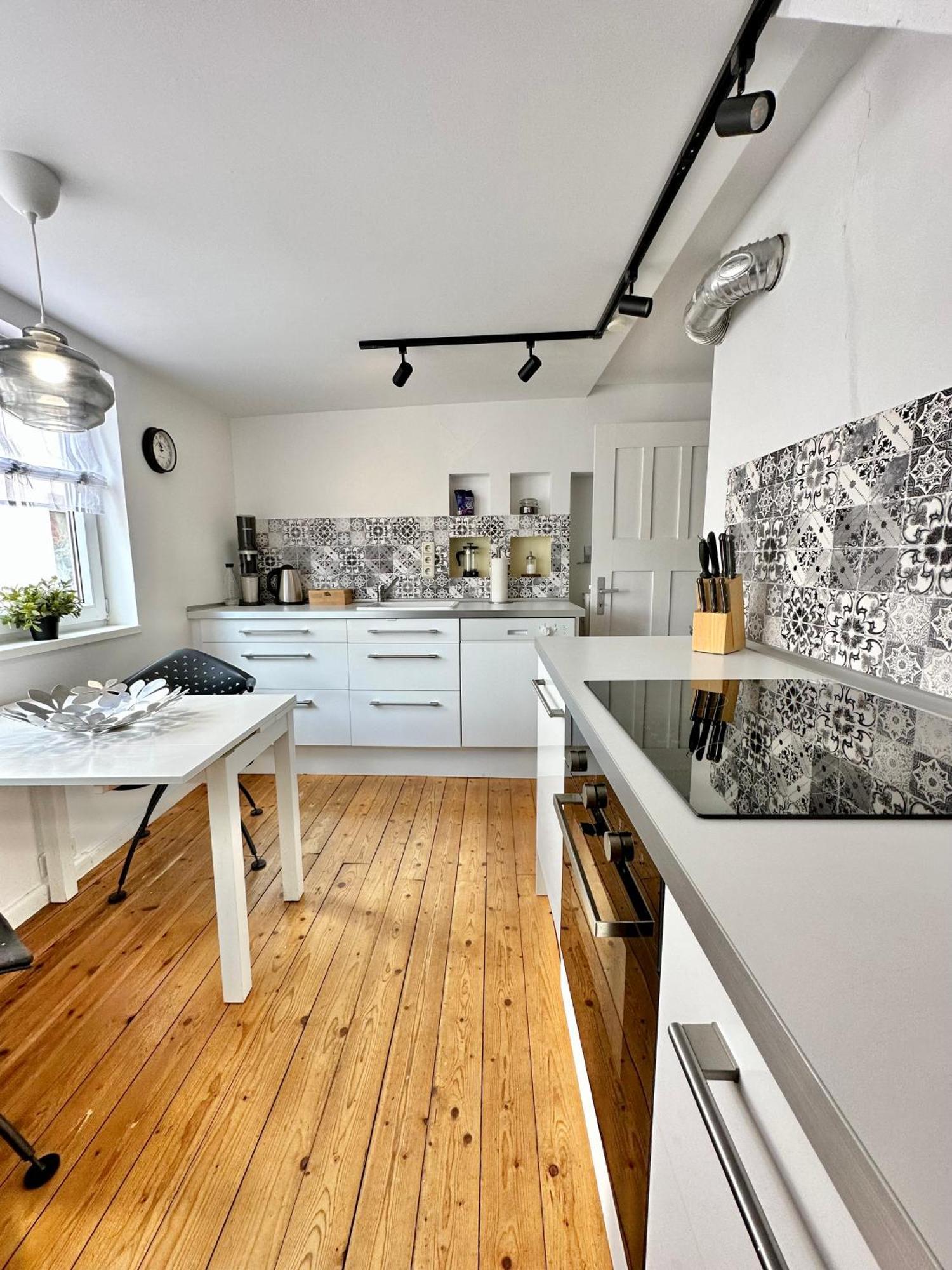 Schoenes City-Apartment Mit 2 Schlafzimmer, Parkplatz, Ruhig Und Hell, D46-Dg 올덴부르크 외부 사진