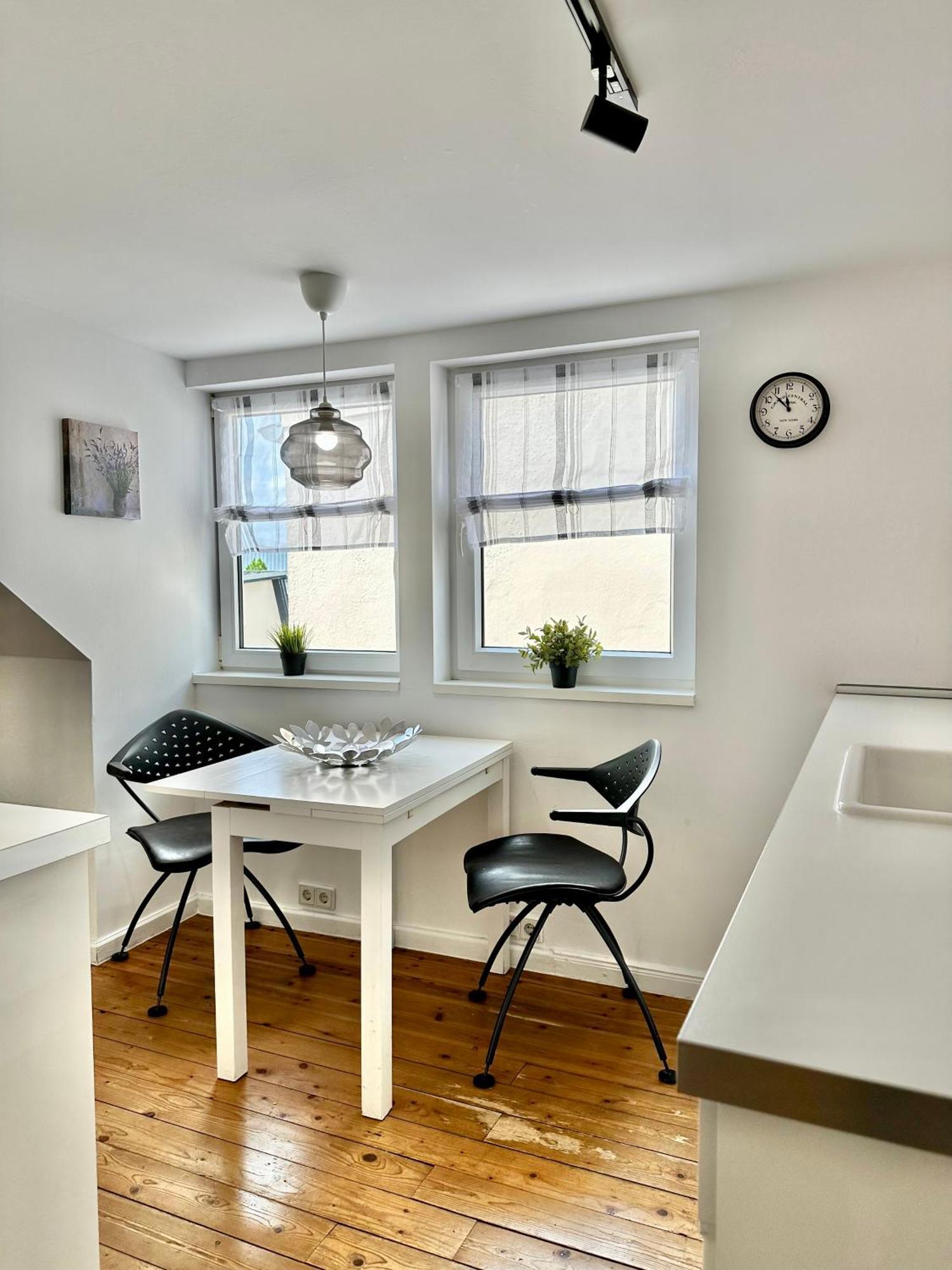 Schoenes City-Apartment Mit 2 Schlafzimmer, Parkplatz, Ruhig Und Hell, D46-Dg 올덴부르크 외부 사진