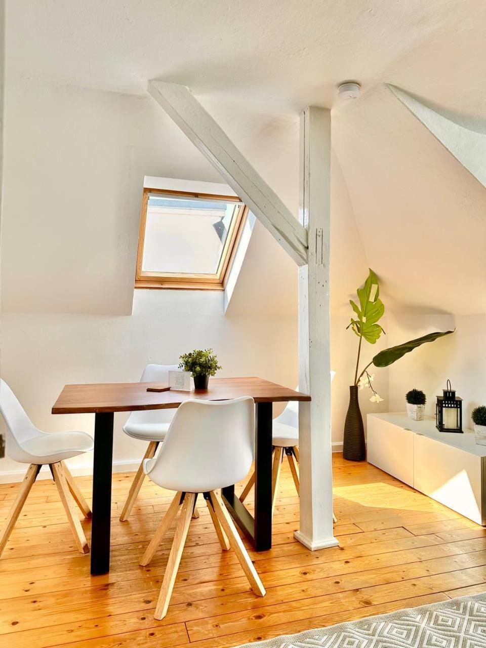 Schoenes City-Apartment Mit 2 Schlafzimmer, Parkplatz, Ruhig Und Hell, D46-Dg 올덴부르크 외부 사진
