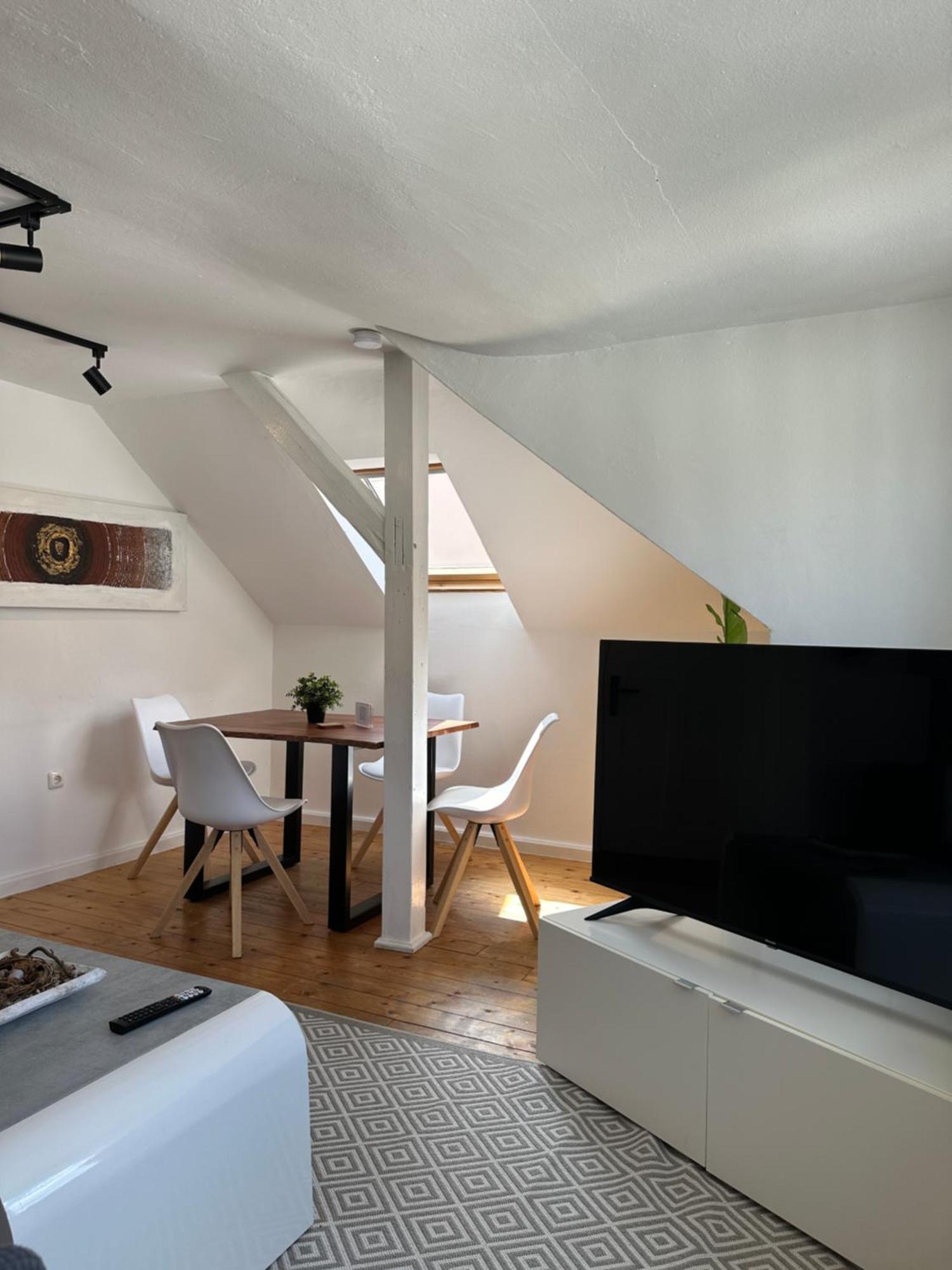 Schoenes City-Apartment Mit 2 Schlafzimmer, Parkplatz, Ruhig Und Hell, D46-Dg 올덴부르크 외부 사진