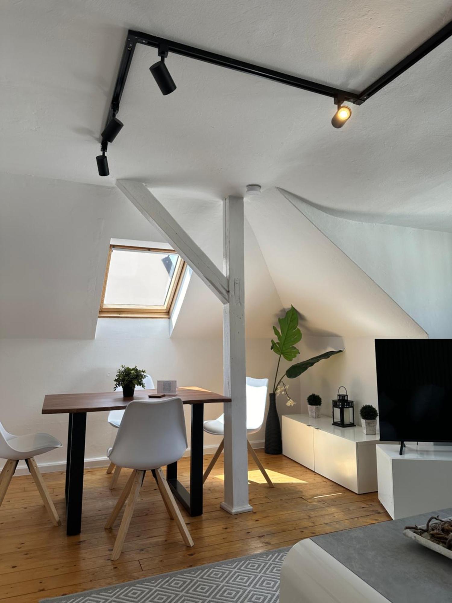 Schoenes City-Apartment Mit 2 Schlafzimmer, Parkplatz, Ruhig Und Hell, D46-Dg 올덴부르크 외부 사진